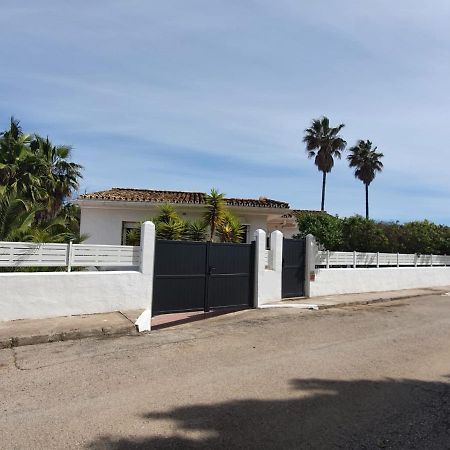 Beautiful 5 Bedroom Villa With Private Pool With Stunning Sea Views, Walking Distances To Shops Restaurants Beach Manilva Exterior foto