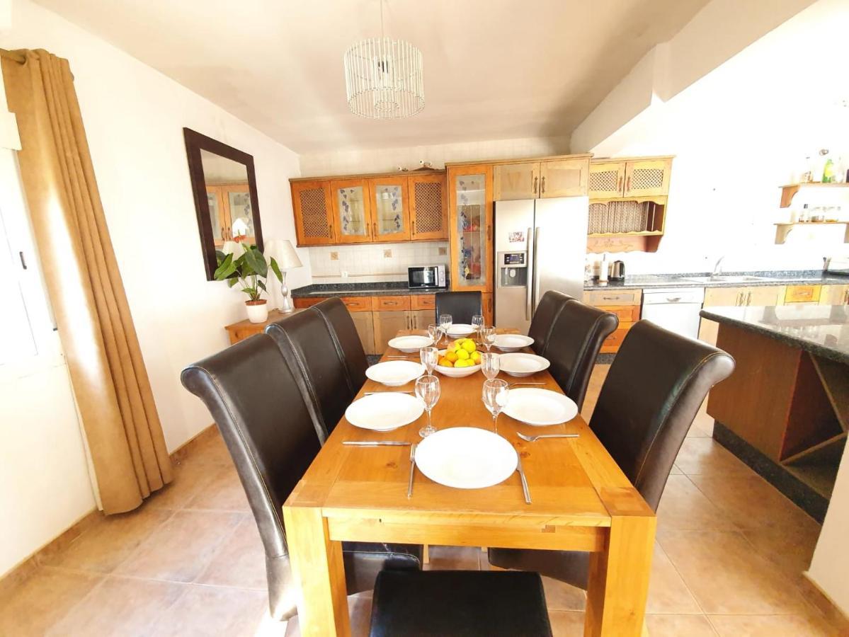 Beautiful 5 Bedroom Villa With Private Pool With Stunning Sea Views, Walking Distances To Shops Restaurants Beach Manilva Exterior foto
