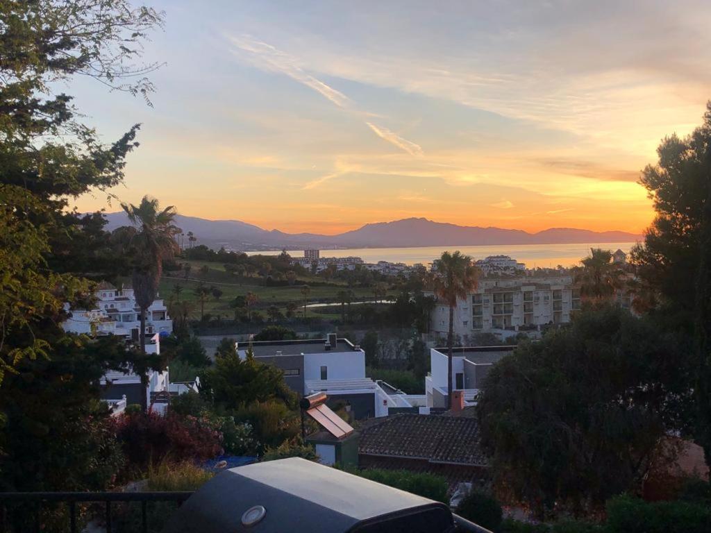 Beautiful 5 Bedroom Villa With Private Pool With Stunning Sea Views, Walking Distances To Shops Restaurants Beach Manilva Exterior foto